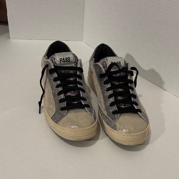 🔵P448 “LIKE NEW” Silver Glitter Sneakers with Black Laces - Picture 2 of 11
